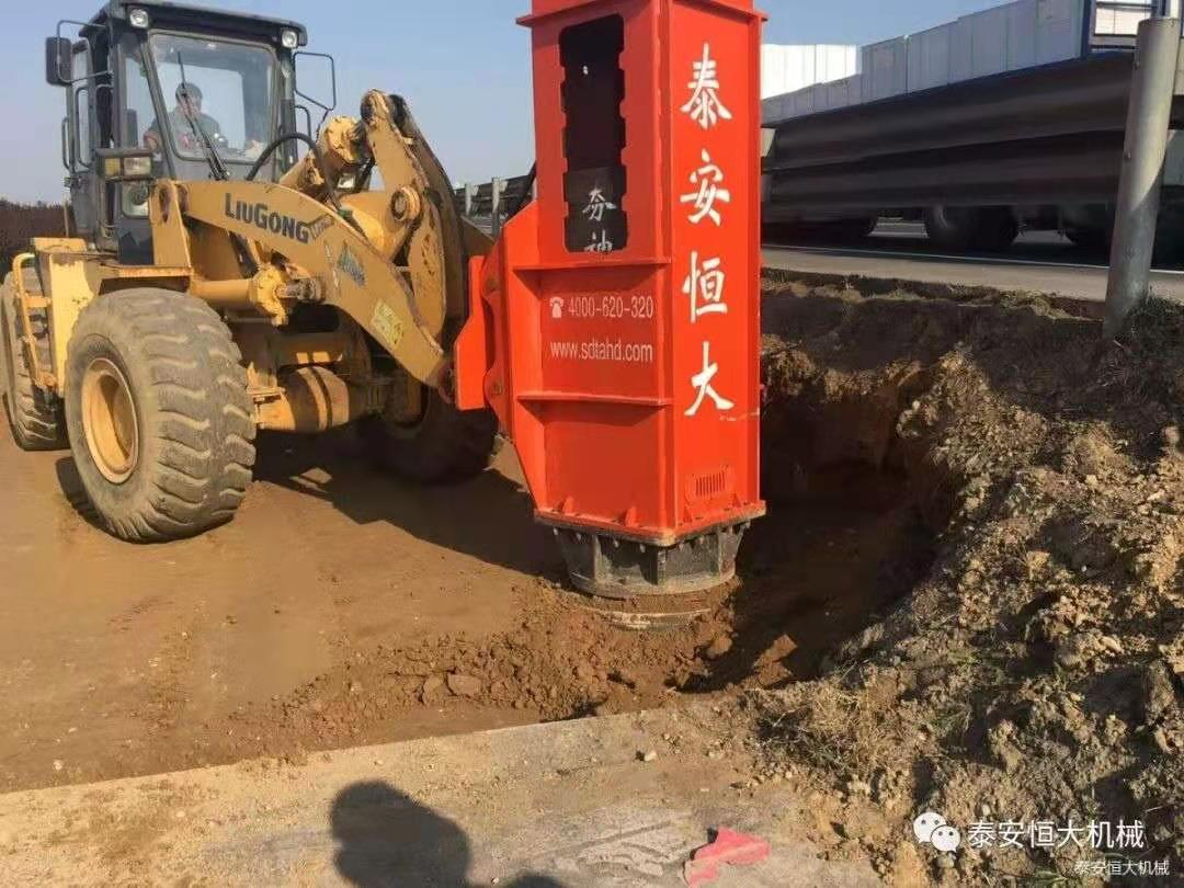 恒大機(jī)械應(yīng)邀出席新臺(tái)高速臺(tái)背、涵背設(shè)計(jì)方案研討會(huì)