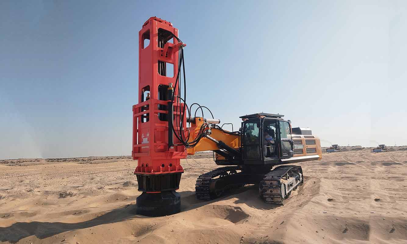 HC150 150千焦挖掘機液壓夯在中東阿聯(lián)酋阿布扎比基礎(chǔ)夯實 
