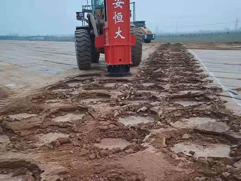 高速液壓夯實(shí)機(jī)